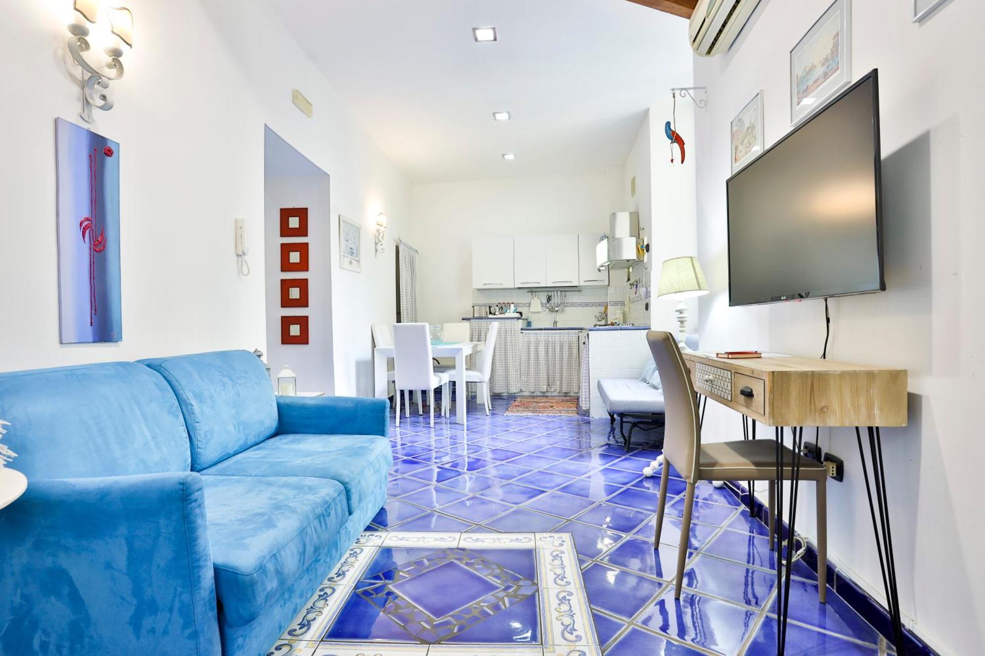 My House Carlo Iii Square Neapel